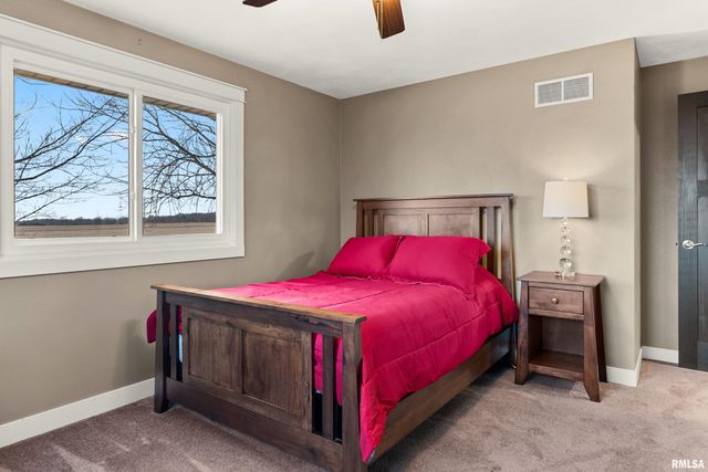 21184 ALLENTOWN Road, Pekin, IL 61554