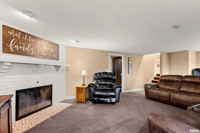 21184 ALLENTOWN Road, Pekin, IL 61554