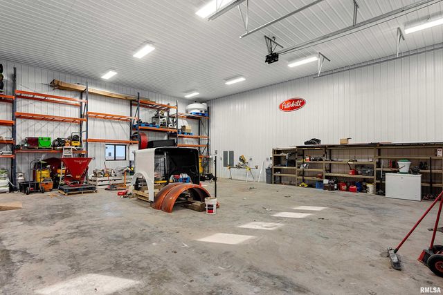 21184 ALLENTOWN Road, Pekin, IL 61554