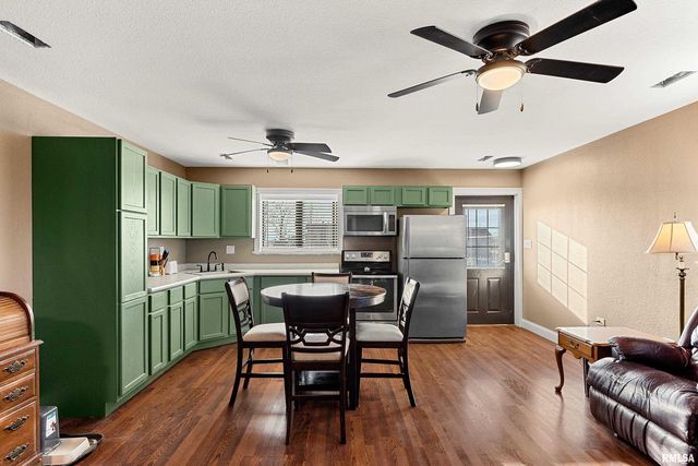 21184 ALLENTOWN Road, Pekin, IL 61554