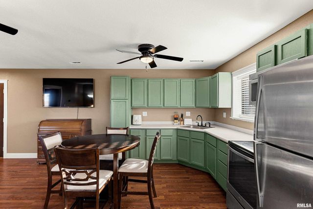 21184 ALLENTOWN Road, Pekin, IL 61554