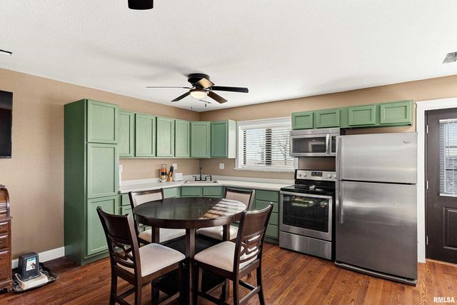 21184 ALLENTOWN Road, Pekin, IL 61554