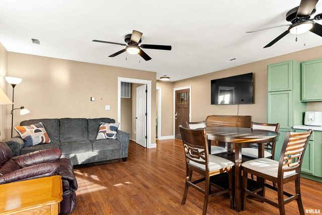 21184 ALLENTOWN Road, Pekin, IL 61554