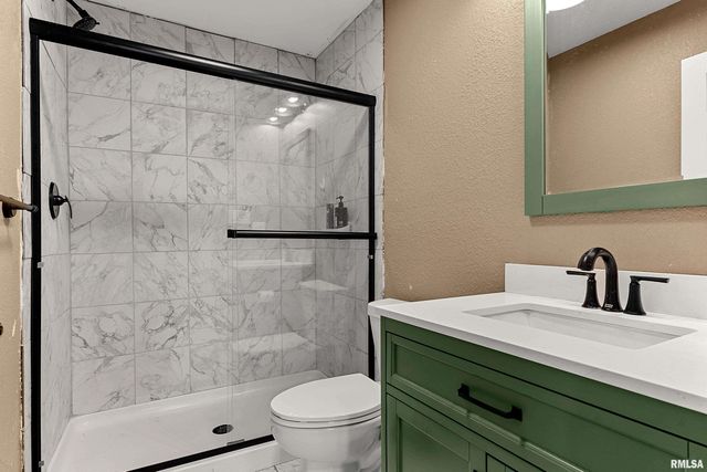 21184 ALLENTOWN Road, Pekin, IL 61554