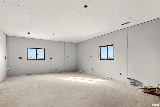 21184 ALLENTOWN Road, Pekin, IL 61554