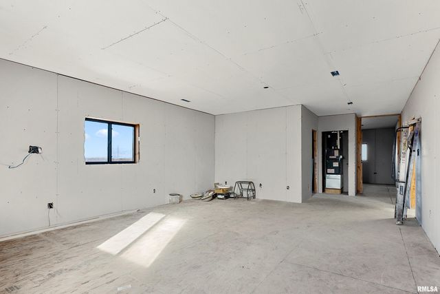 21184 ALLENTOWN Road, Pekin, IL 61554