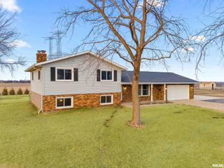 21184 ALLENTOWN Road, Pekin, IL 61554