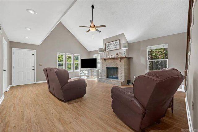 7 Oak Forest Cove, Maumelle, AR 72113