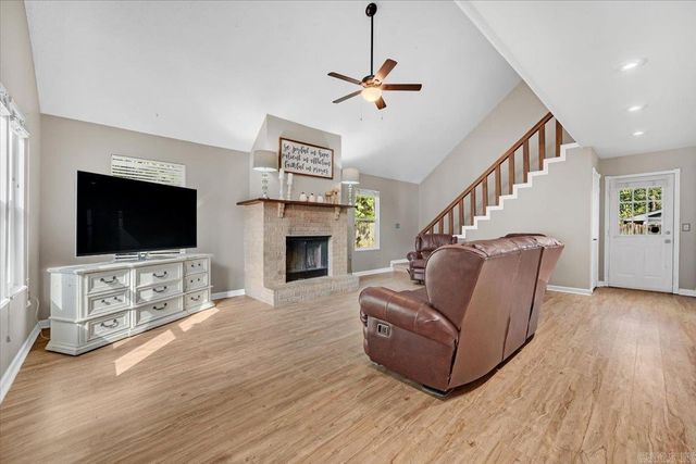 7 Oak Forest Cove, Maumelle, AR 72113