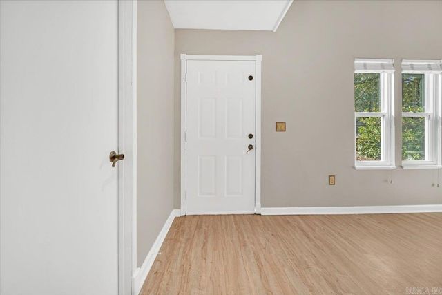 7 Oak Forest Cove, Maumelle, AR 72113