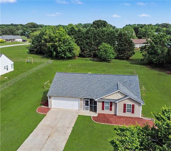 1246 Clearwater Drive, Winder, GA 30680