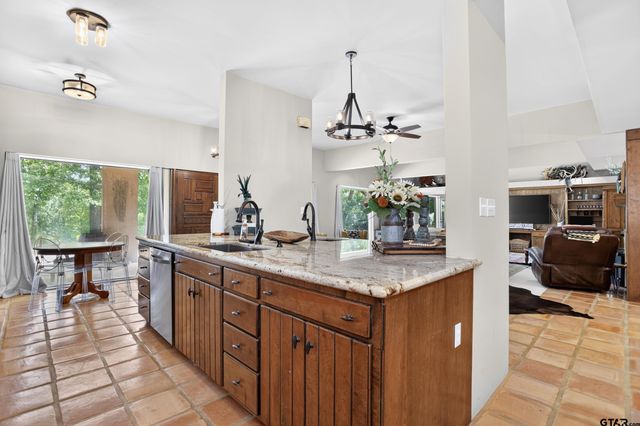 4883 FM 2423, Grapeland, TX 75844