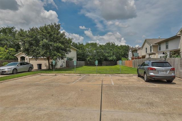 10046 Hillside Bayou Drive, Houston, TX 77080