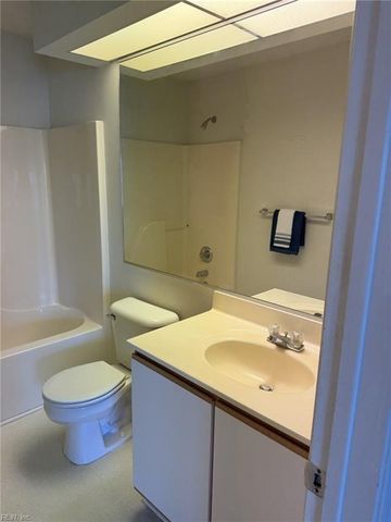 3807 Banister River Reach Apt D, Portsmouth, VA 23703