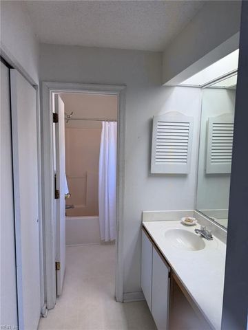 3807 Banister River Reach Apt D, Portsmouth, VA 23703