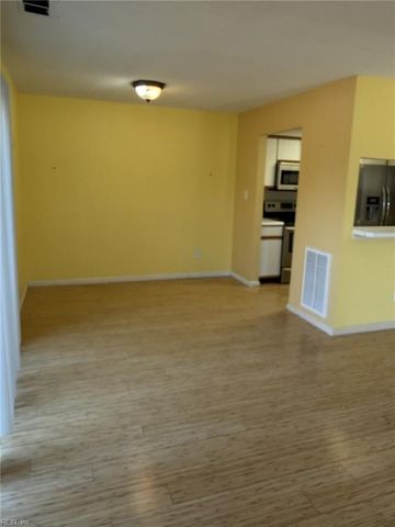 3807 Banister River Reach Apt D, Portsmouth, VA 23703