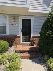 3807 Banister River Reach Apt D, Portsmouth, VA 23703