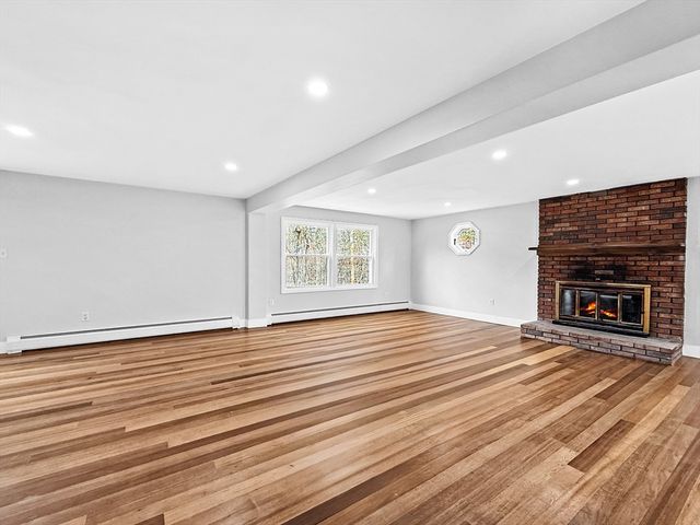 21 Burlington Rd, Billerica, MA 01821