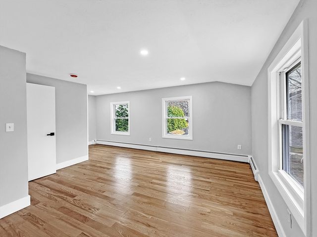 21 Burlington Rd, Billerica, MA 01821
