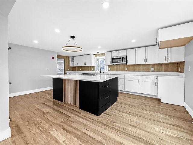 21 Burlington Rd, Billerica, MA 01821