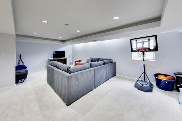 5405 Silentbrook Lane, Rolling Meadows, IL 60008