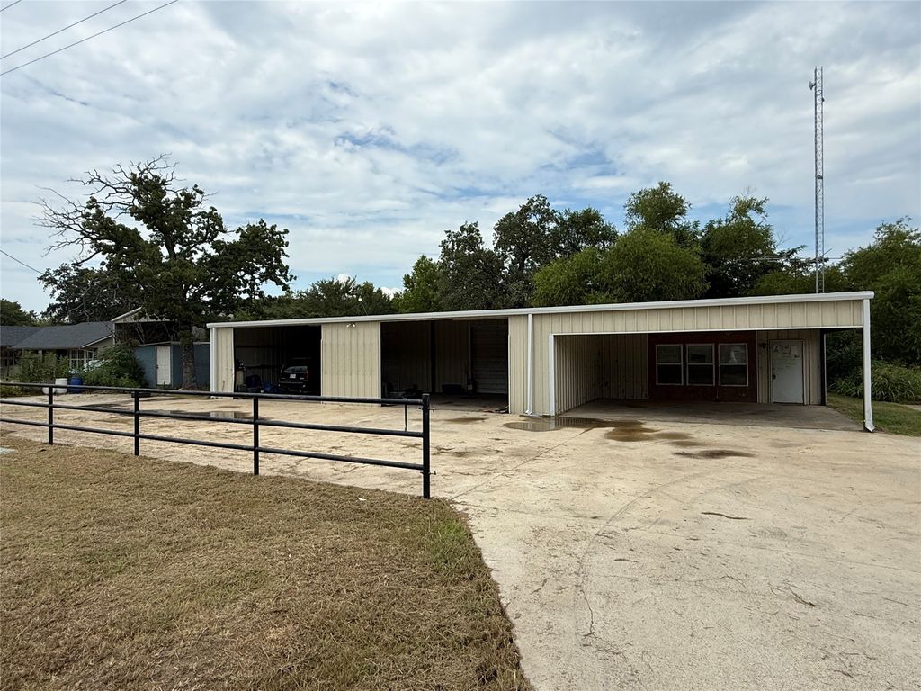 10015 Fm 751, Quinlan, TX 75474