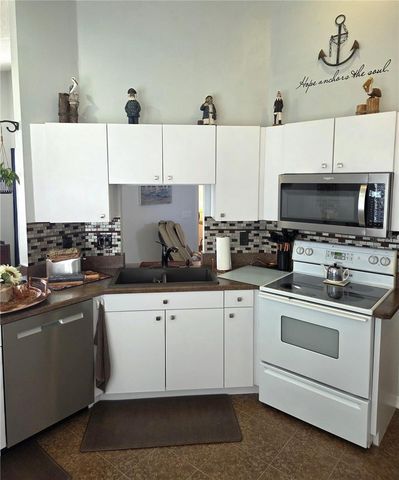 6719 MANOR BEACH, New Port Richey, FL 34652