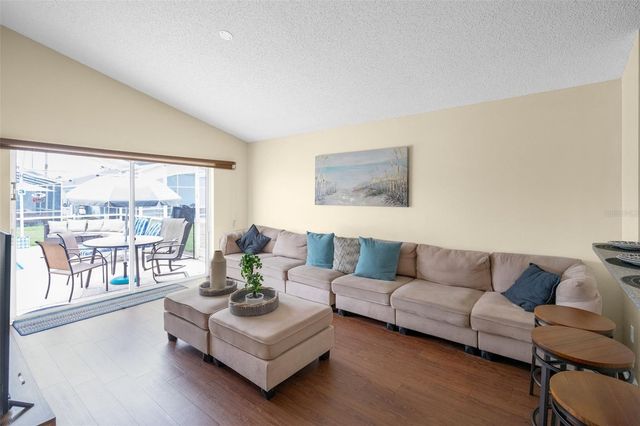 1104 BLOOMINGDALE DRIVE, Davenport, FL 33897