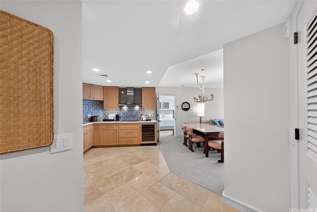 223 Saratoga Road 3008, Honolulu, HI 96815