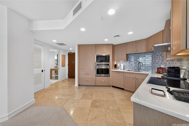 223 Saratoga Road 3008, Honolulu, HI 96815