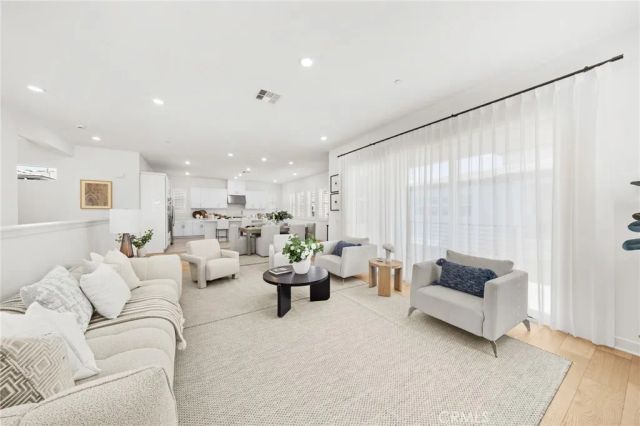 324 Merit, Irvine, CA 92618