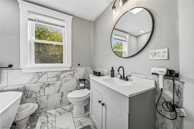 2129 W 101st Street, Cleveland, OH 44102