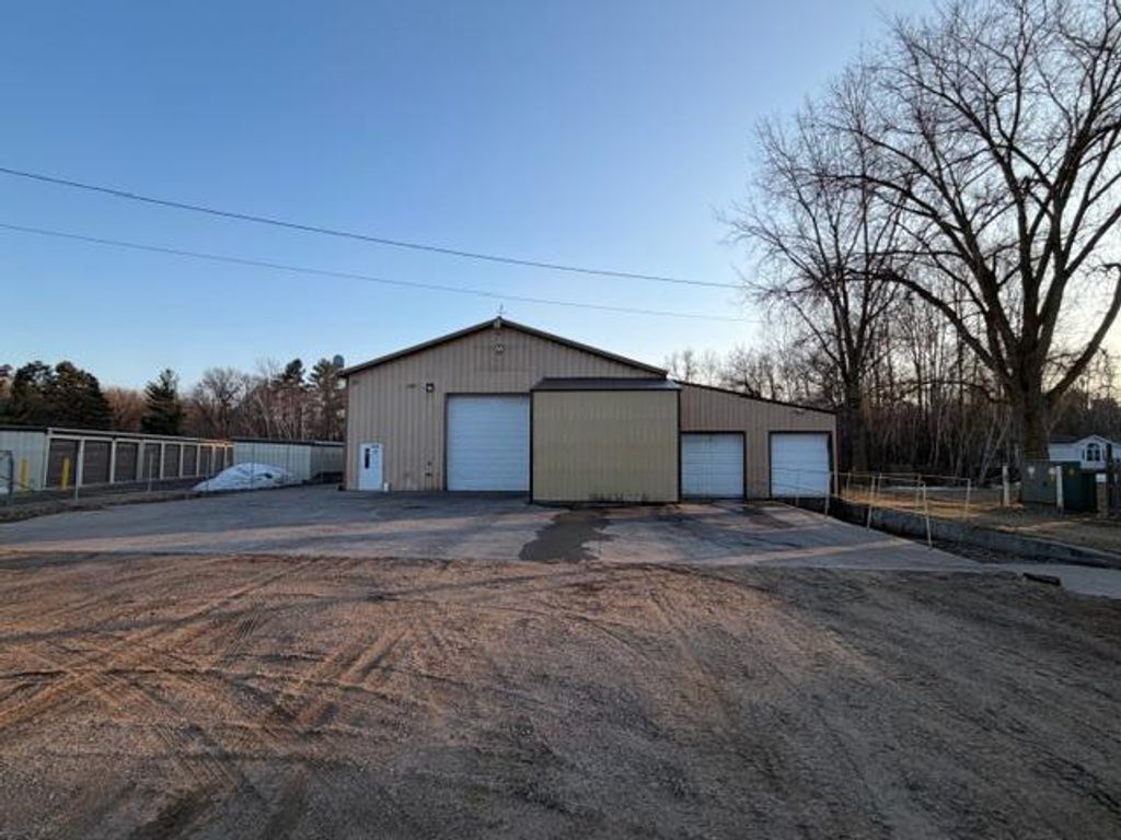 5626 Hwy 95 NW, Cambridge, MN 55008 — exterior