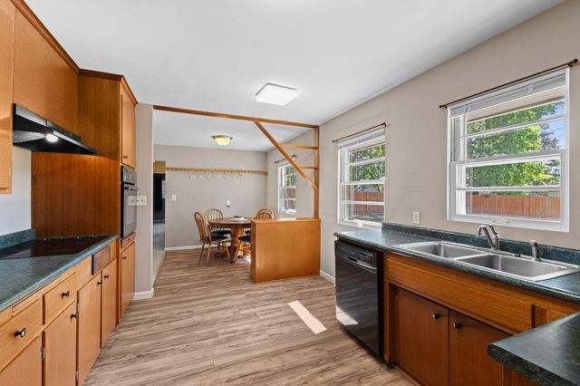 358 Rosedale Road NE, Spring Lake Park, MN 55432