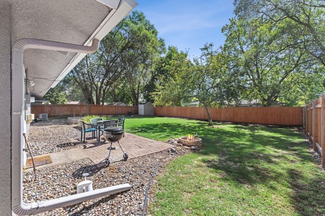 358 Rosedale Road NE, Spring Lake Park, MN 55432