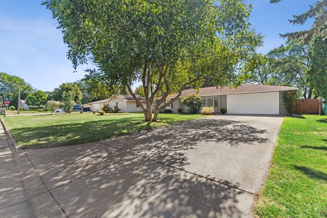 358 Rosedale Road NE, Spring Lake Park, MN 55432