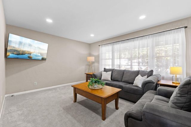 358 Rosedale Road NE, Spring Lake Park, MN 55432