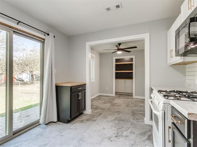 637 N Broadway, Edmond, OK 73034