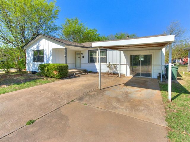 637 N Broadway, Edmond, OK 73034