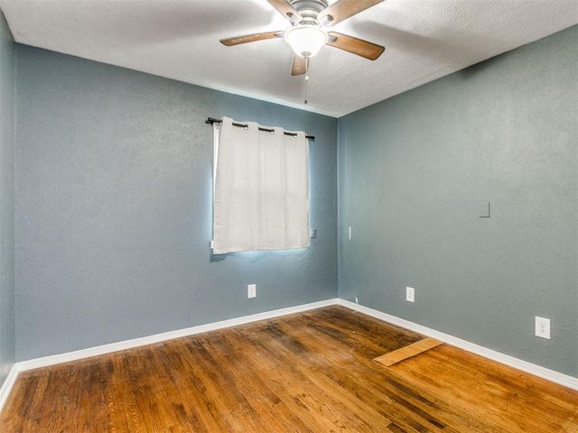 637 N Broadway, Edmond, OK 73034