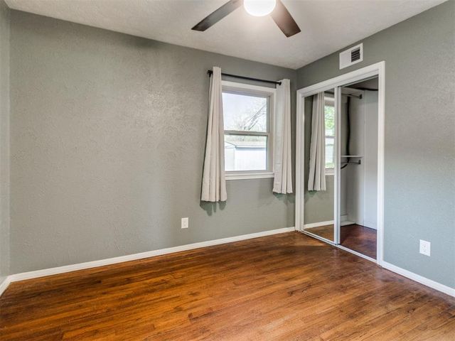 637 N Broadway, Edmond, OK 73034