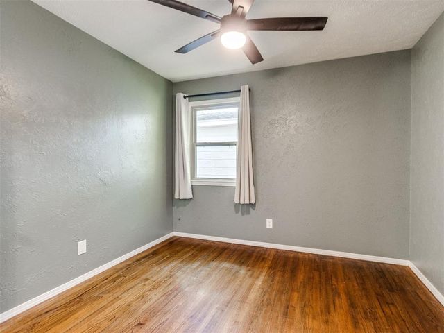 637 N Broadway, Edmond, OK 73034