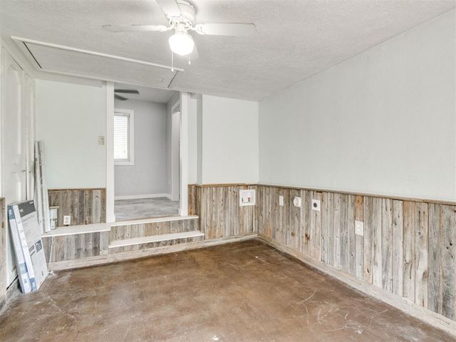 637 N Broadway, Edmond, OK 73034