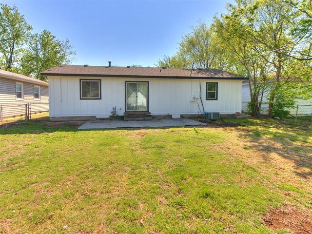 637 N Broadway, Edmond, OK 73034