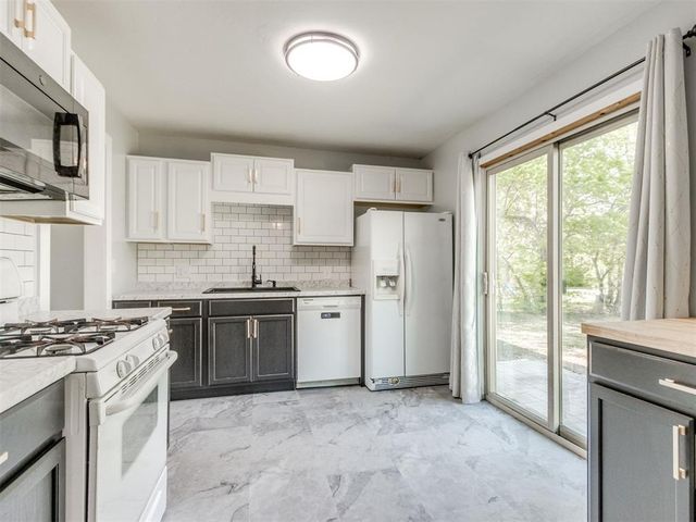 637 N Broadway, Edmond, OK 73034