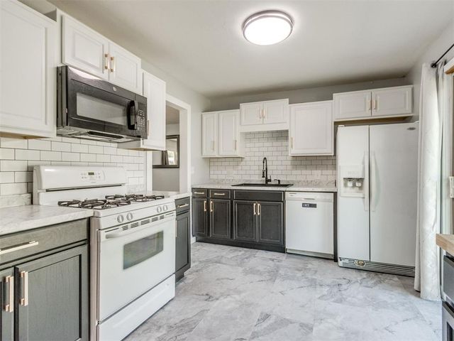 637 N Broadway, Edmond, OK 73034