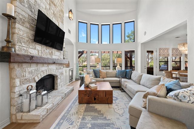 1909 Lakecliff Hills LN, Austin, TX 78732