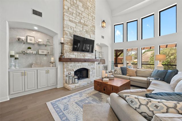 1909 Lakecliff Hills LN, Austin, TX 78732
