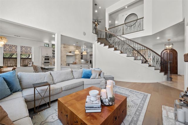 1909 Lakecliff Hills LN, Austin, TX 78732