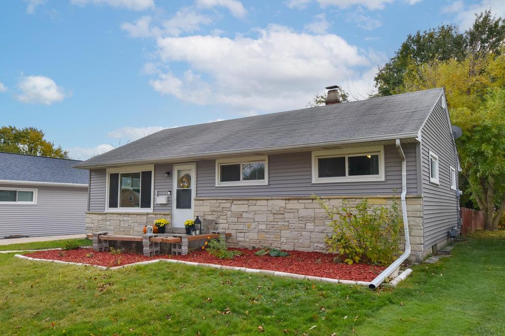 2507 W Whitaker AVENUE, Milwaukee, WI 53221